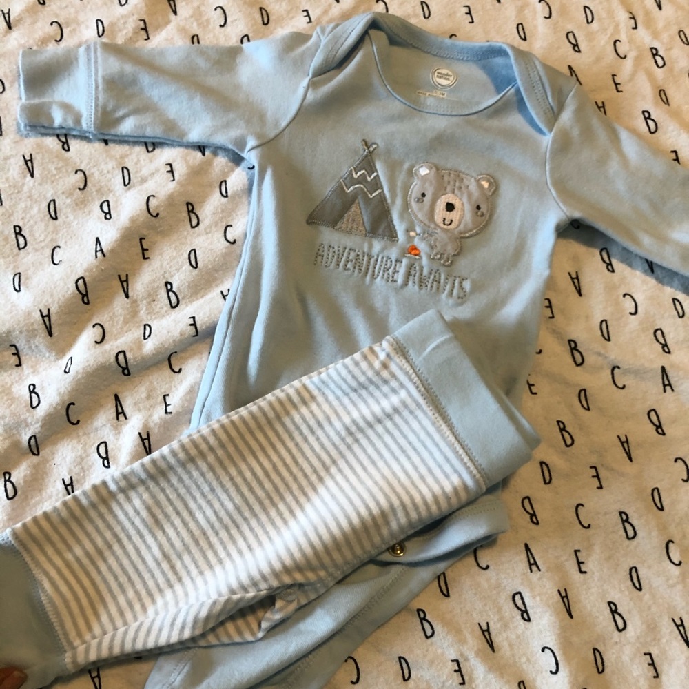 “Adventure Awaits” 2 pc Baby boy Set